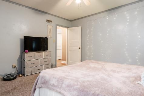 2373 Geddes Road Rockford IL 61103