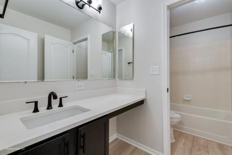 2723 Hillsboro Boulevard Aurora IL 60503