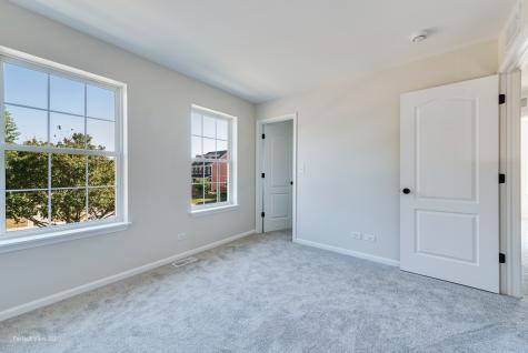 2723 Hillsboro Boulevard Aurora IL 60503