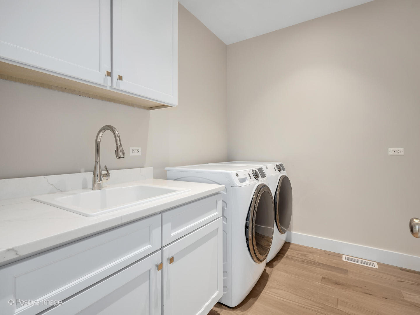 225 Burlington Avenue Clarendon Hills IL 60514