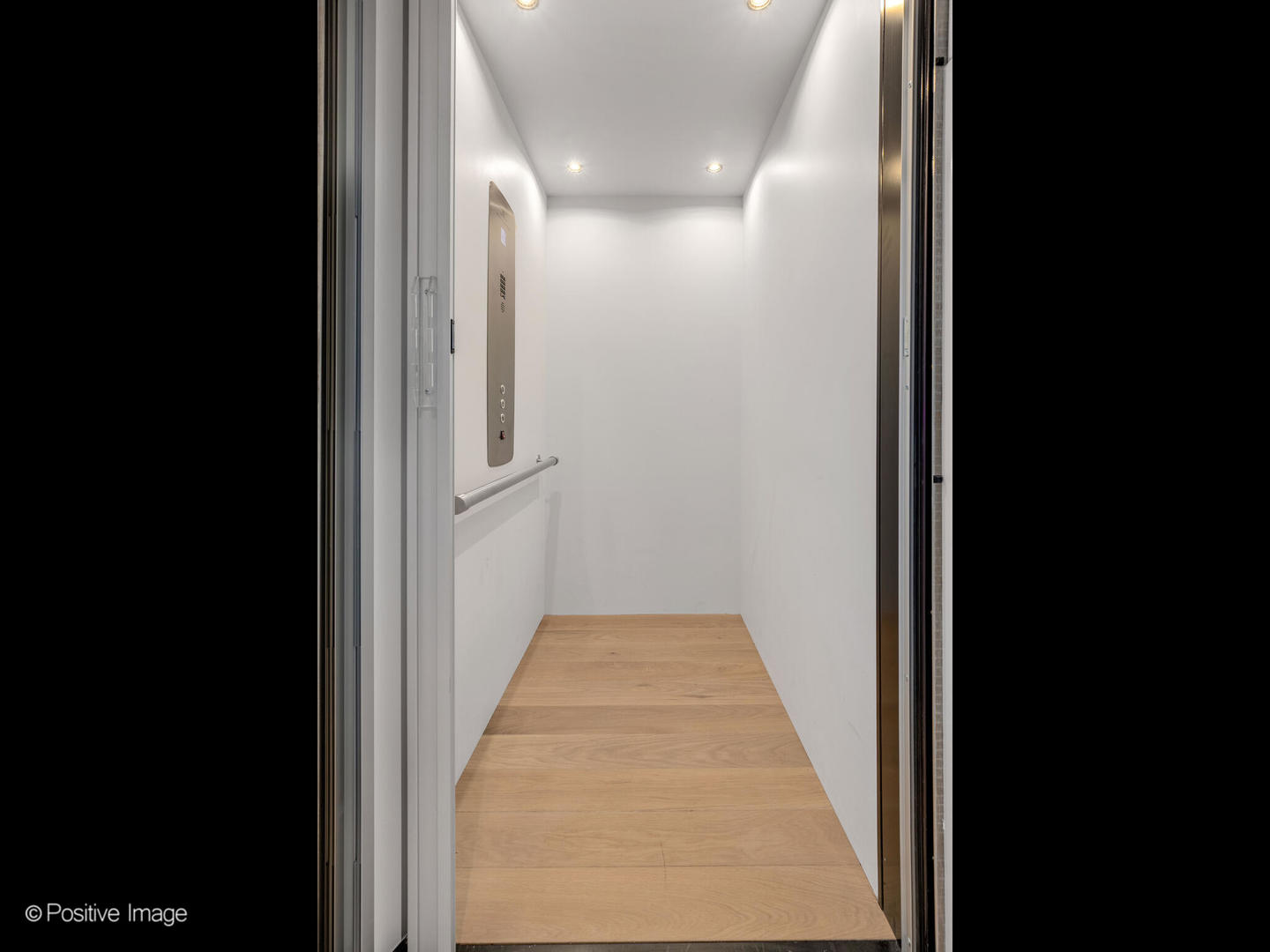 225 Burlington Avenue Clarendon Hills IL 60514