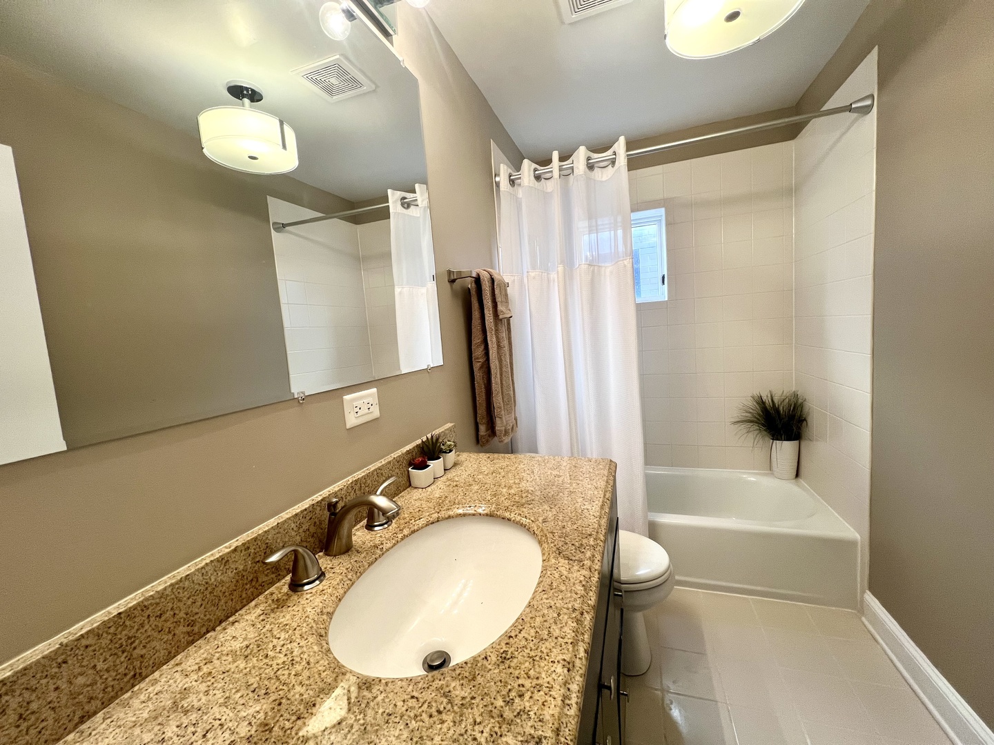 3211 South Rhodes Avenue Chicago IL 60616