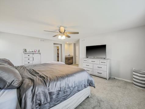 32 Catamaran Circle Pingree Grove IL 60140