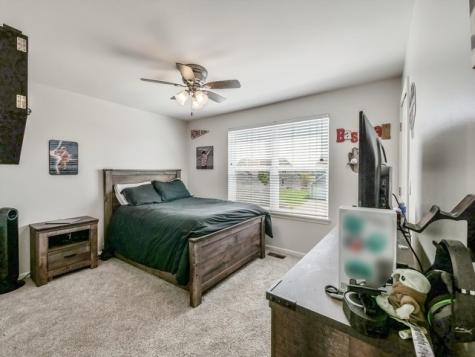 32 Catamaran Circle Pingree Grove IL 60140