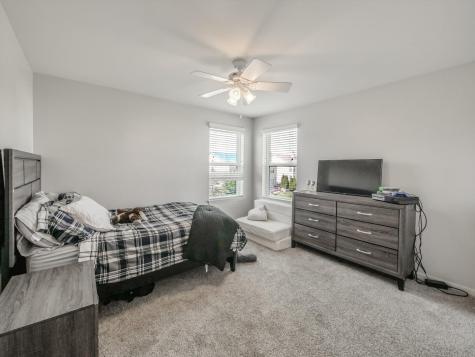 32 Catamaran Circle Pingree Grove IL 60140