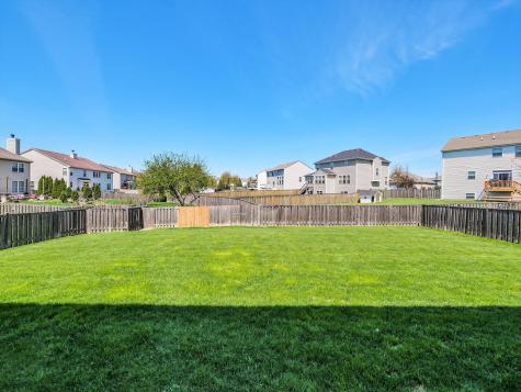 32 Catamaran Circle Pingree Grove IL 60140
