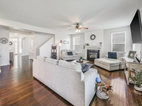 32 Catamaran Circle Pingree Grove IL 60140