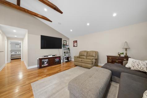 9143 West 92 Street Hickory Hills IL 60457