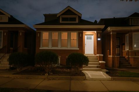 8822 South Wood Street Chicago IL 60620