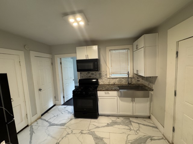 10117 South Perry Avenue Chicago IL 60628