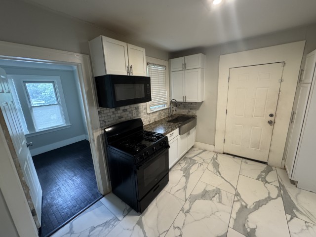 10117 South Perry Avenue Chicago IL 60628