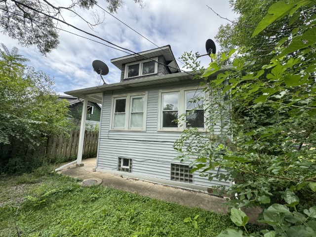 10117 South Perry Avenue Chicago IL 60628