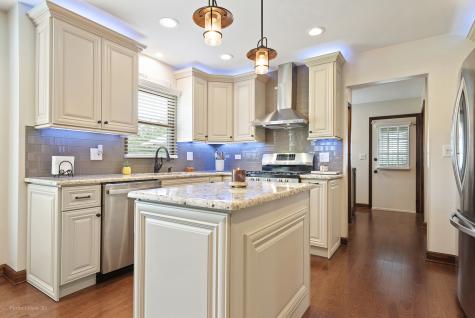 800 Manchester Street Naperville IL 60563