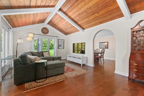 2 Acorn Drive Hawthorn Woods IL 60047