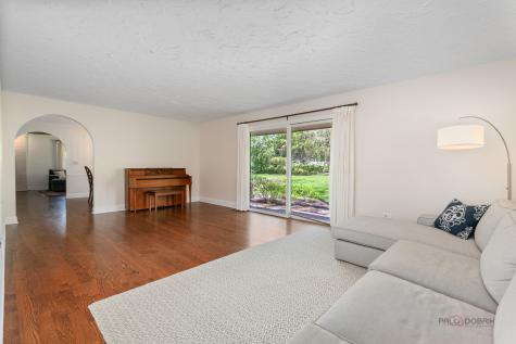 2 Acorn Drive Hawthorn Woods IL 60047