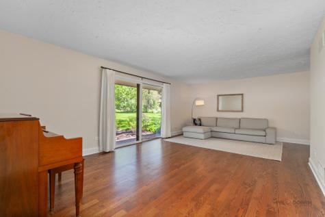 2 Acorn Drive Hawthorn Woods IL 60047
