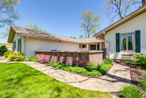 2 Acorn Drive Hawthorn Woods IL 60047
