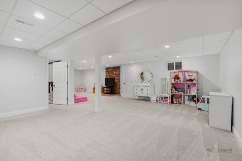2 Acorn Drive Hawthorn Woods IL 60047