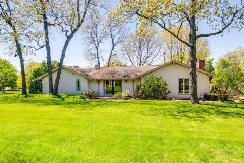 2 Acorn Drive Hawthorn Woods IL 60047