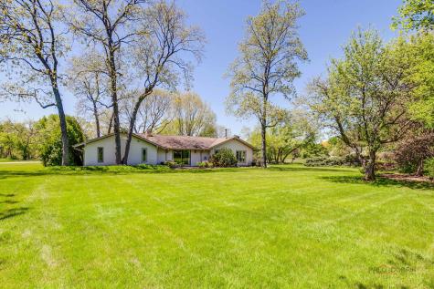 2 Acorn Drive Hawthorn Woods IL 60047