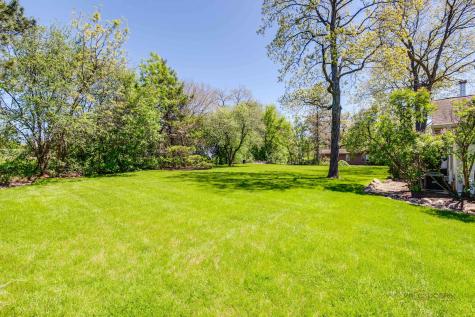 2 Acorn Drive Hawthorn Woods IL 60047