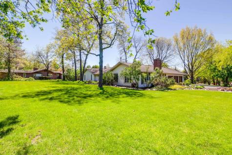 2 Acorn Drive Hawthorn Woods IL 60047