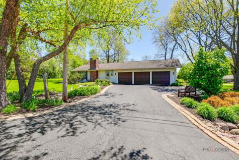 2 Acorn Drive Hawthorn Woods IL 60047