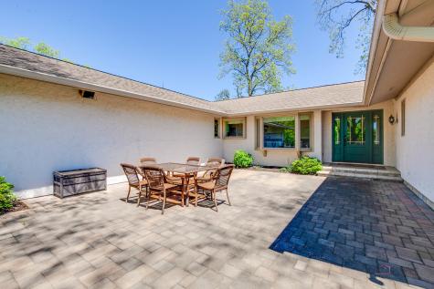 2 Acorn Drive Hawthorn Woods IL 60047