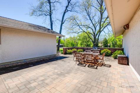 2 Acorn Drive Hawthorn Woods IL 60047