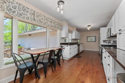 2 Acorn Drive Hawthorn Woods IL 60047