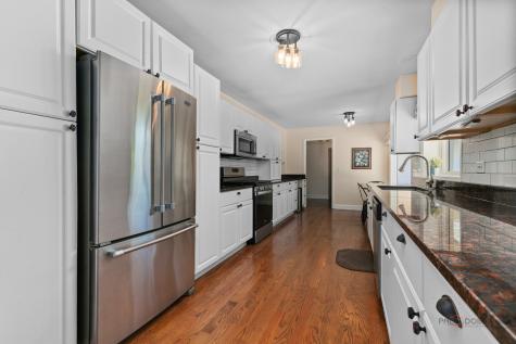 2 Acorn Drive Hawthorn Woods IL 60047
