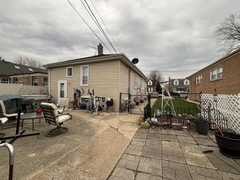 2340 Krueger Street Blue Island IL 60406