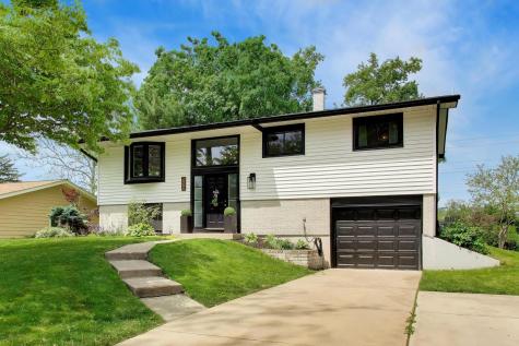 2S550 Gray Avenue Lombard IL 60148