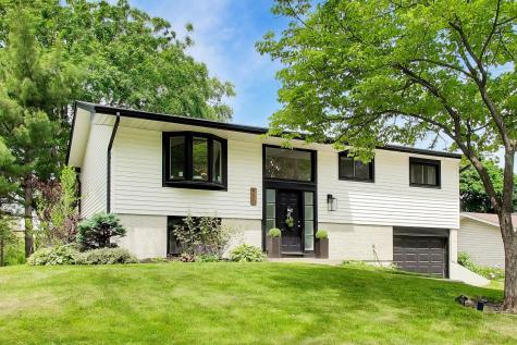 2S550 Gray Avenue Lombard IL 60148