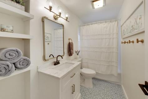 2S550 Gray Avenue Lombard IL 60148