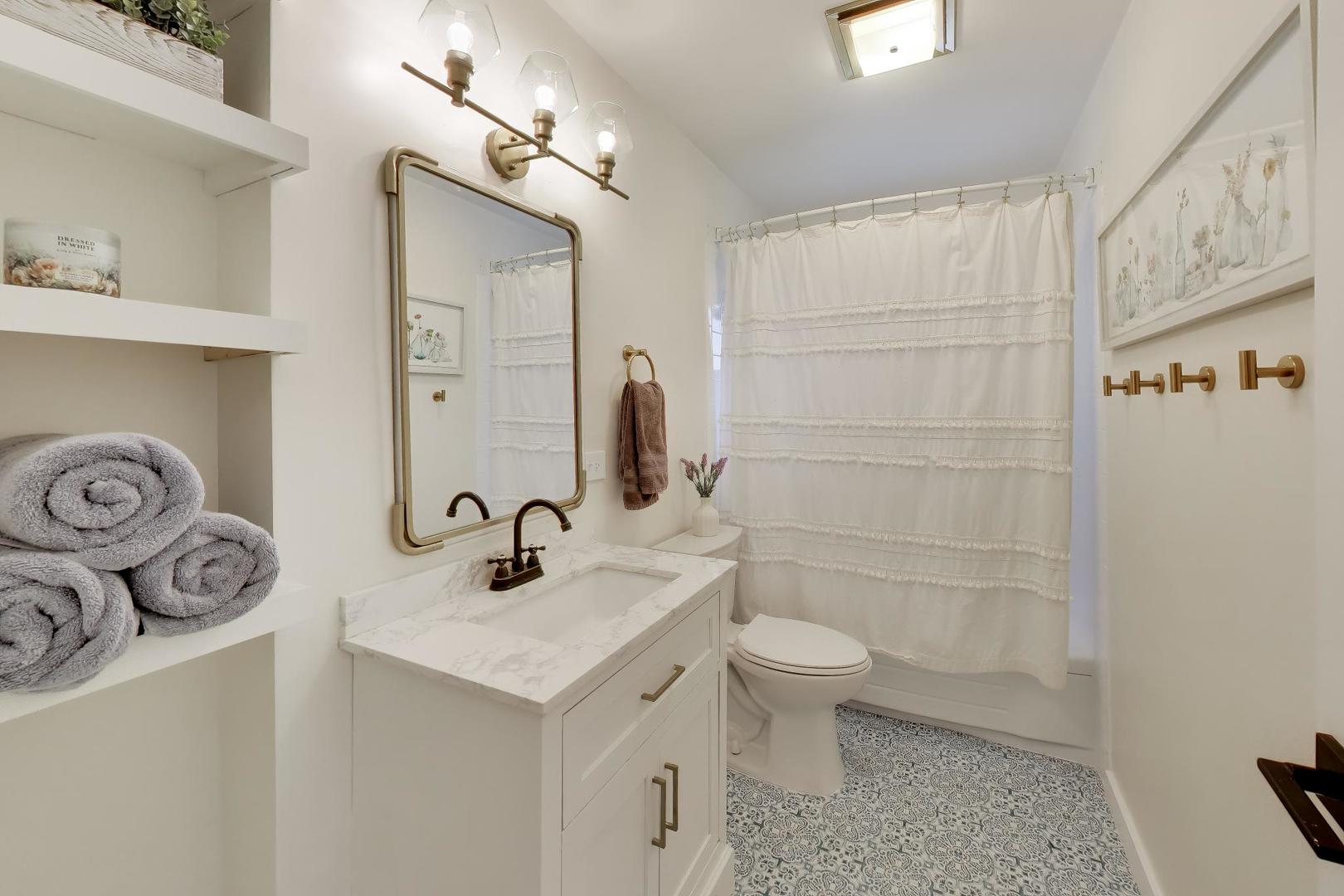 2S550 Gray Avenue Lombard IL 60148