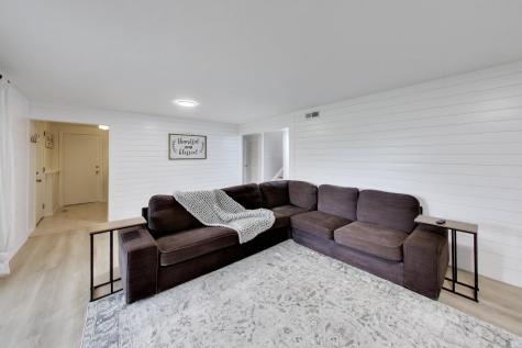2S550 Gray Avenue Lombard IL 60148