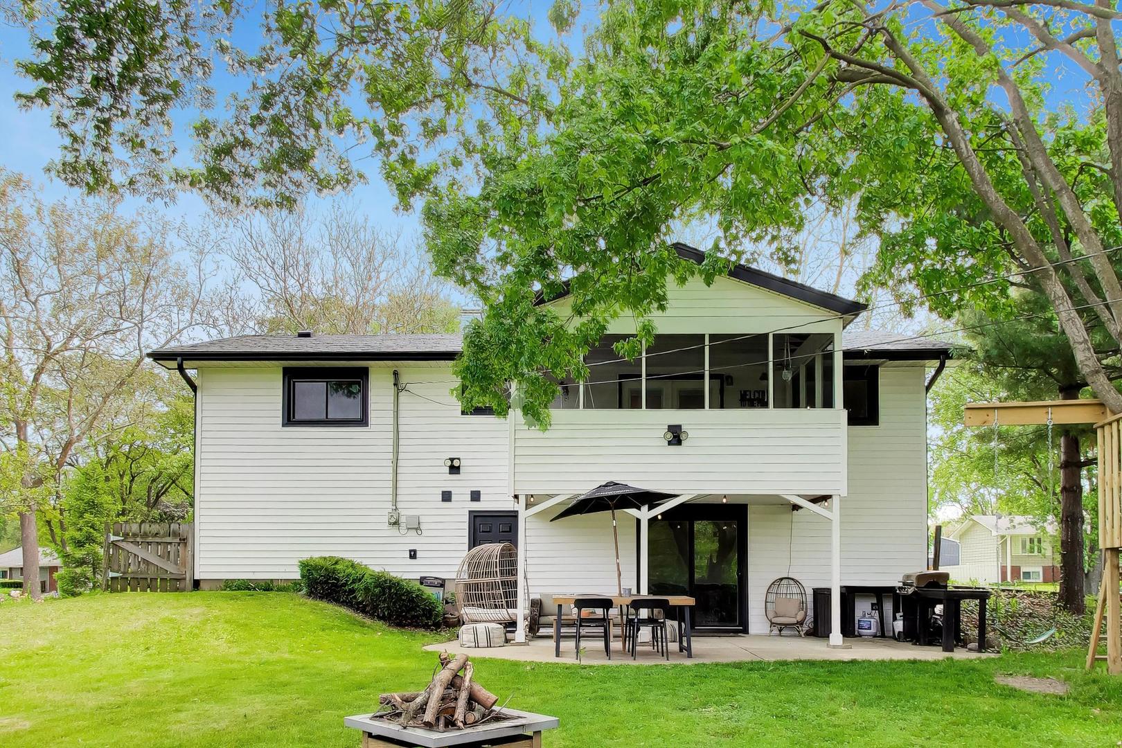 2S550 Gray Avenue Lombard IL 60148