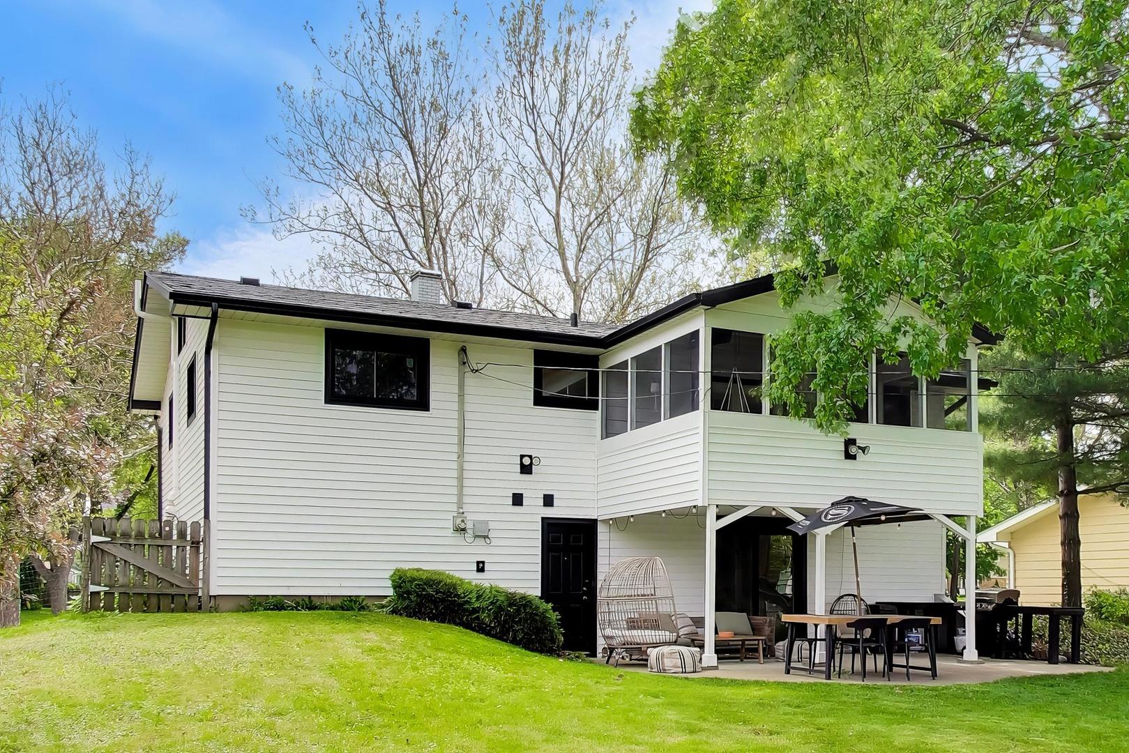 2S550 Gray Avenue Lombard IL 60148
