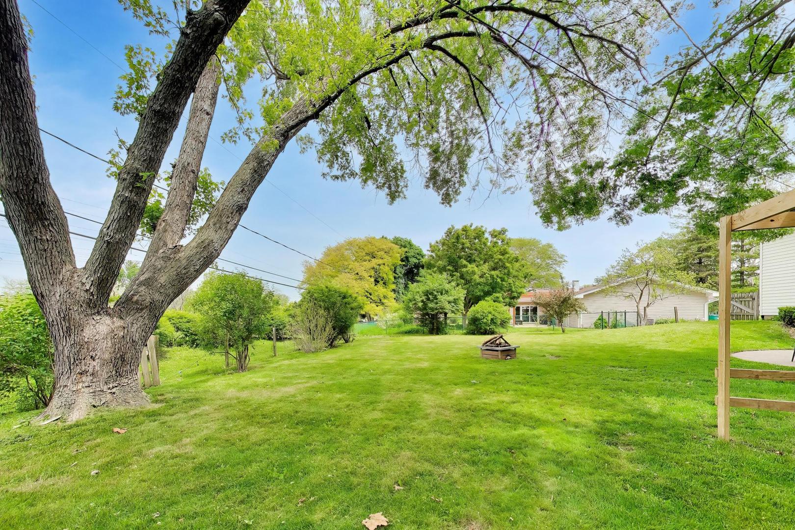 2S550 Gray Avenue Lombard IL 60148