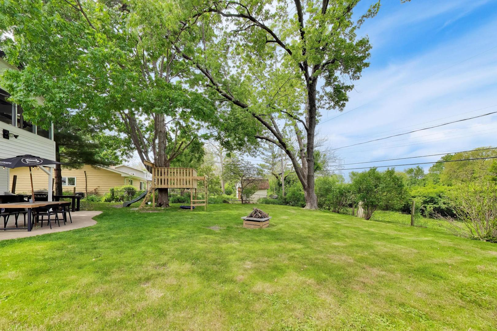 2S550 Gray Avenue Lombard IL 60148