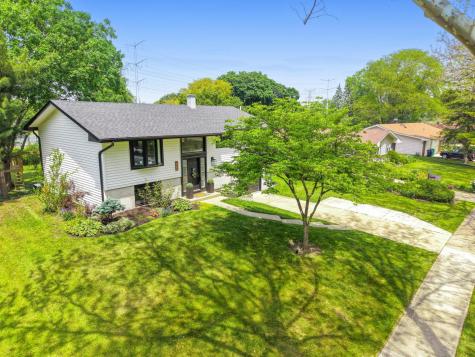 2S550 Gray Avenue Lombard IL 60148