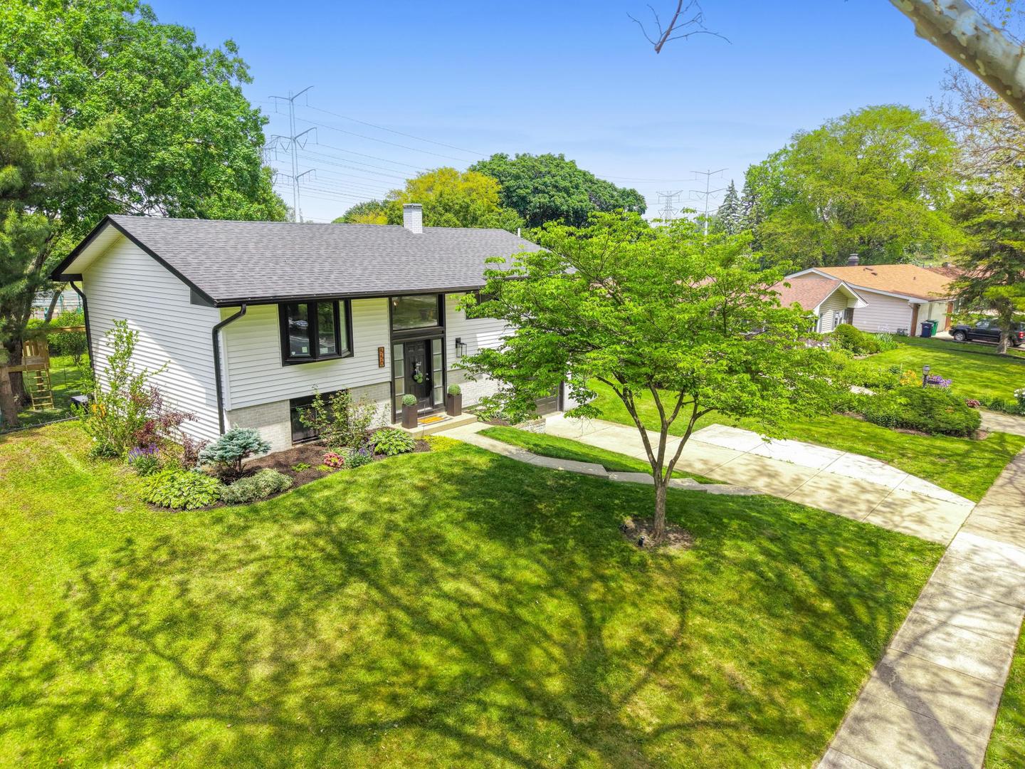2S550 Gray Avenue Lombard IL 60148