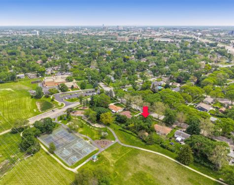 2S550 Gray Avenue Lombard IL 60148