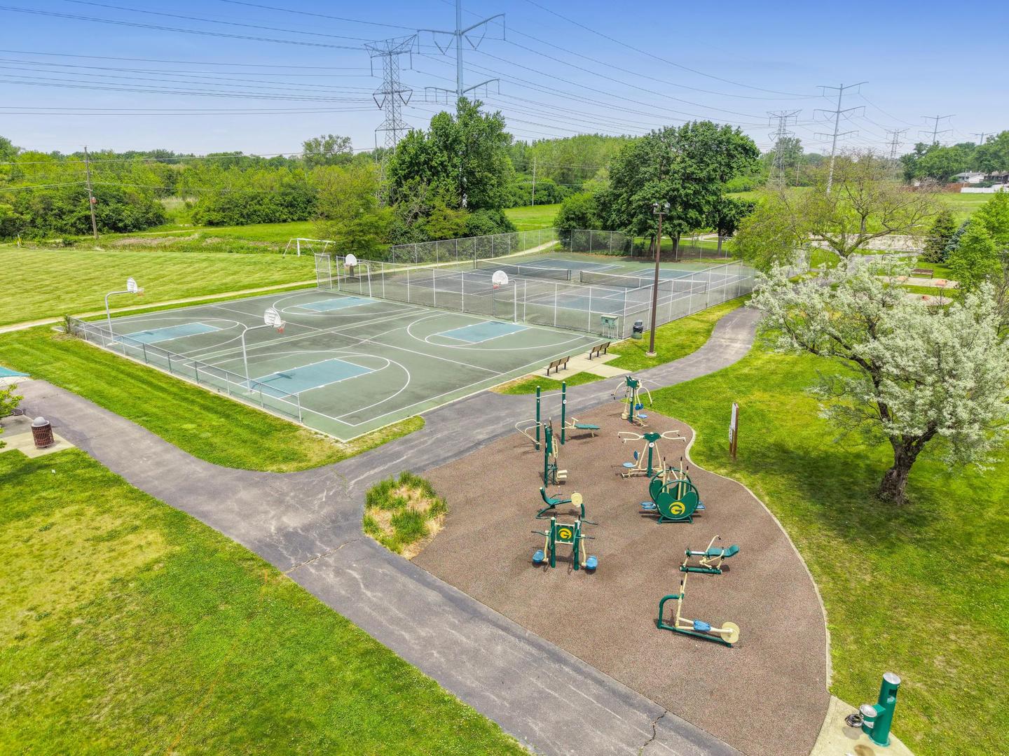 2S550 Gray Avenue Lombard IL 60148