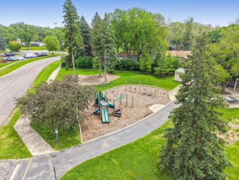2S550 Gray Avenue Lombard IL 60148