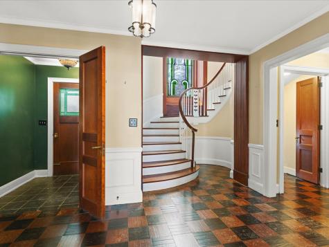 2014 Glenview Road Rockford IL 61107