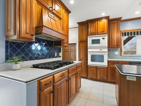 2014 Glenview Road Rockford IL 61107