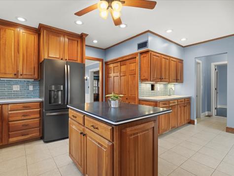 2014 Glenview Road Rockford IL 61107