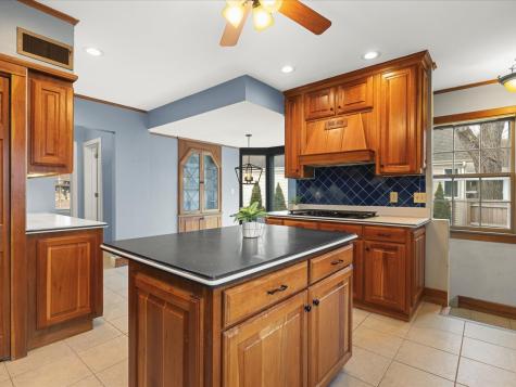 2014 Glenview Road Rockford IL 61107